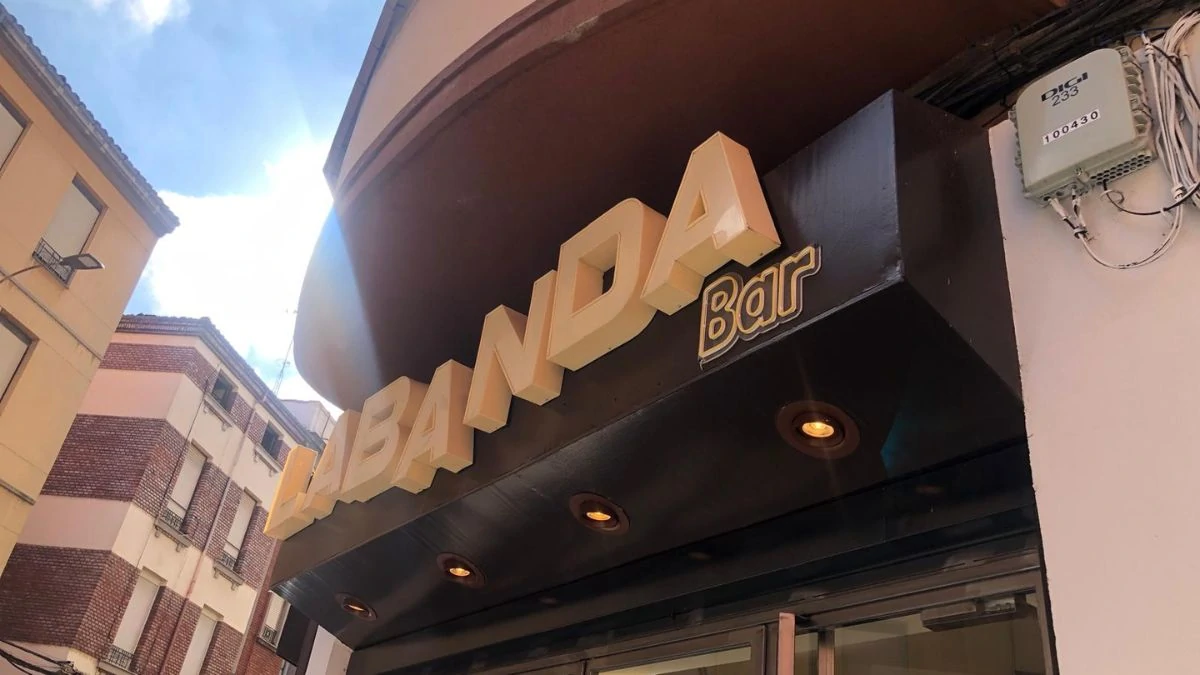 Una legendaria tienda de León reabre transformada en bar 4