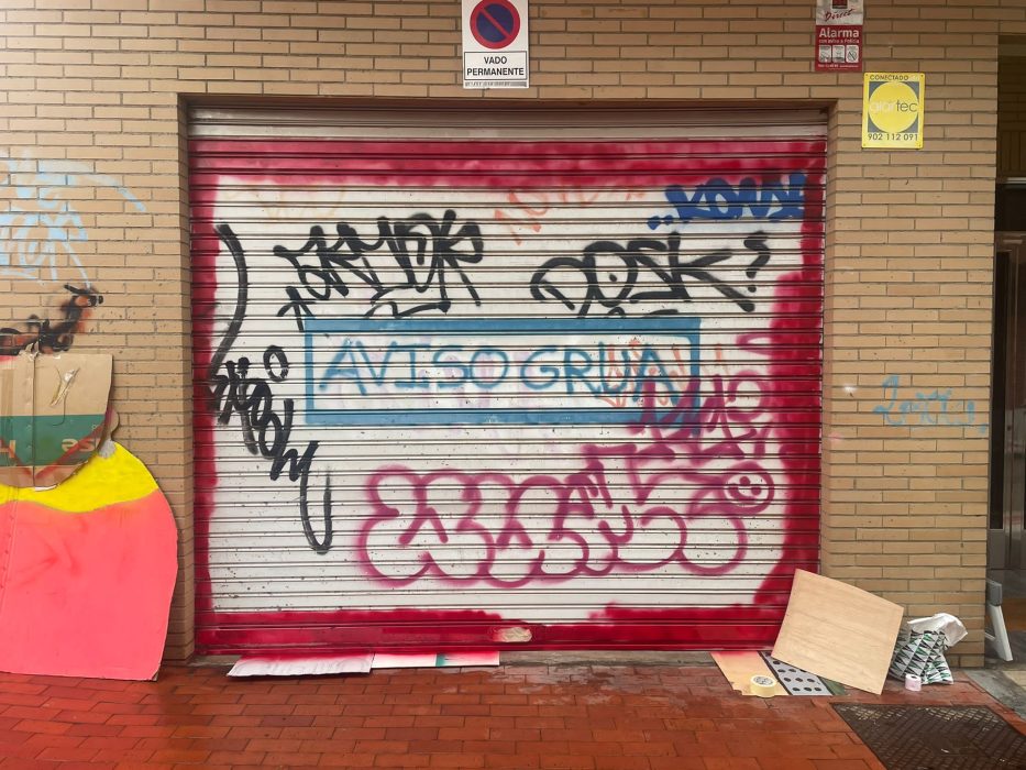 Alumnos tapan con arte y creatividad las pintadas 3