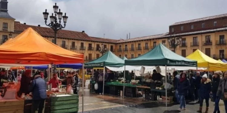 El mercado se despide de la Plaza Mayor 1