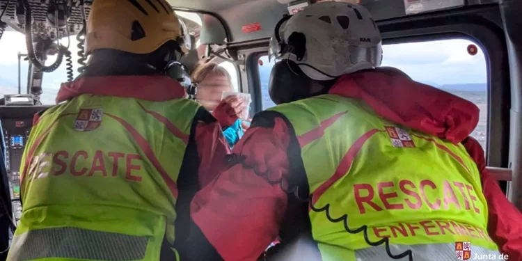 Rescatados 2 peregrinos heridos que estaban haciendo el Camino de Santiago 1