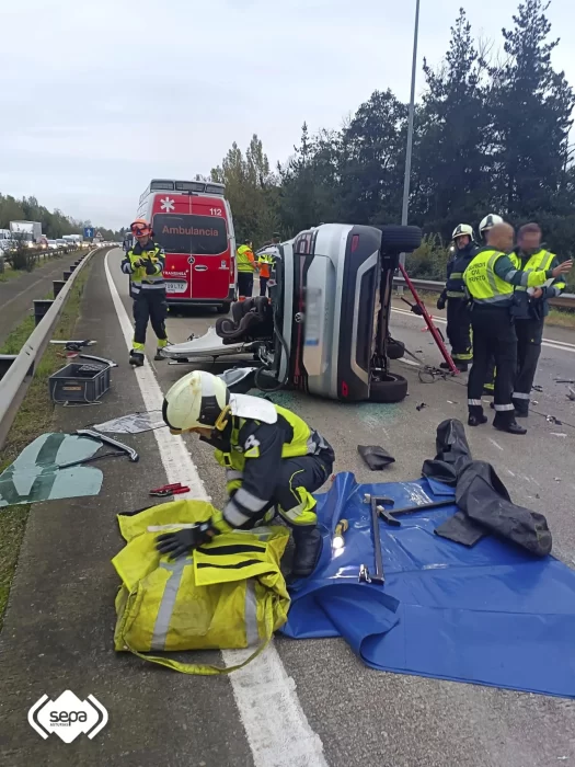 Tres heridos en un terrorífico accidente de tráfico 1