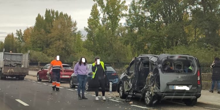 Aparcados y acabaron destrozados