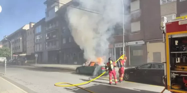 Incendio coche Ponferrada