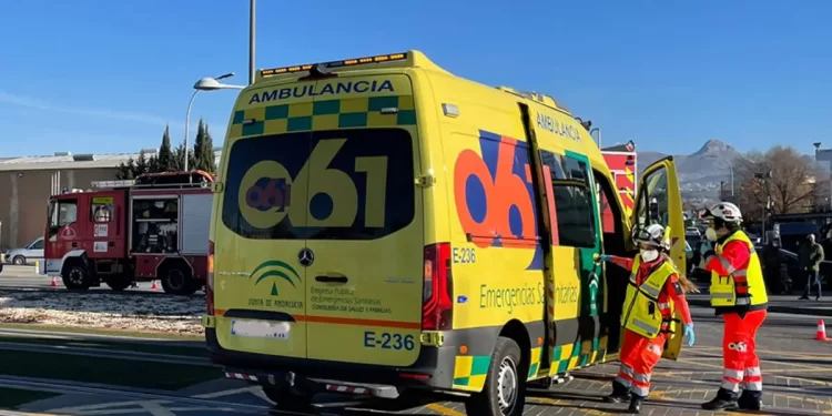 Muere un hombre al caer por unas escaleras