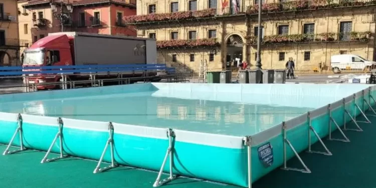 Piscina en la Plaza Mayor de León