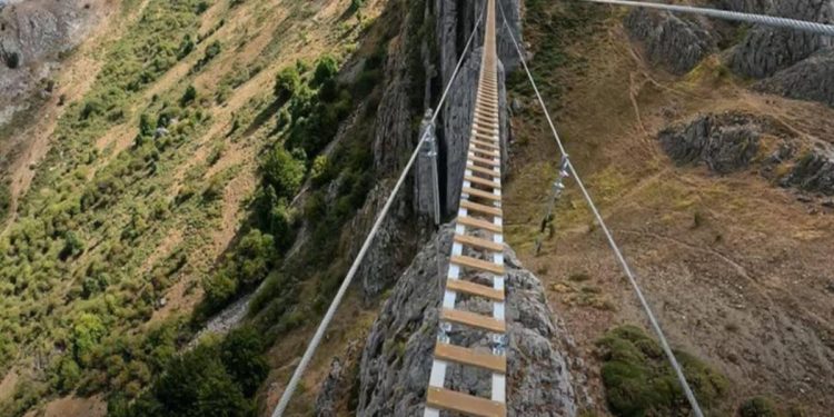 Es el puente tibetano más largo de toda España