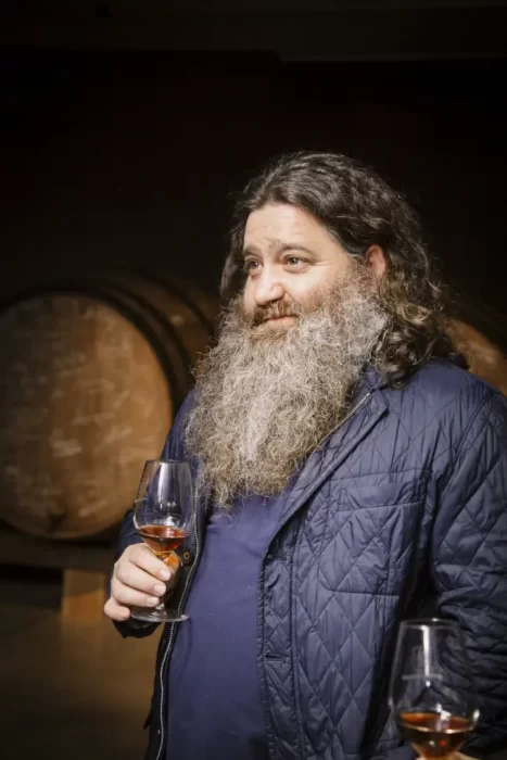 El mago del vino lleva El Bierzo al mundo en un documental 1