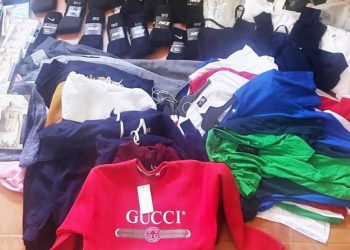 La ropa falsa de mercadillo, casi 250 prendas