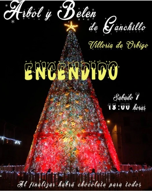 El famoso árbol de Navidad de ganchillo enciende sus luces este día 1