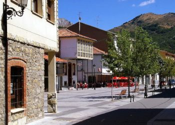 El pueblo de León que celebra las bodas de plata de su mercado tradicional 1