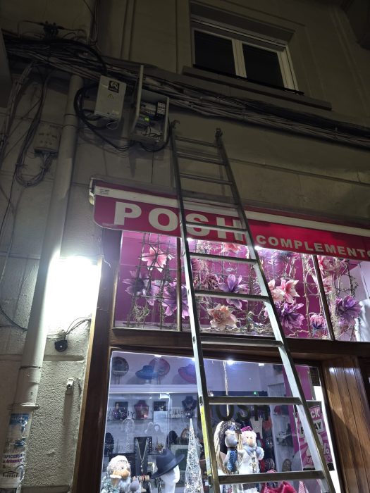 La escalera que olvidaron los Elfos en Avenida Roma 1