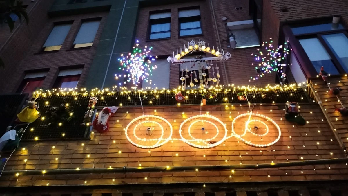 La decoración navideña de una terraza de León que fascina a los leoneses 2