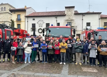 El calendario de los Bomberos de León se vuelca este 2025 con el Síndrome de Down