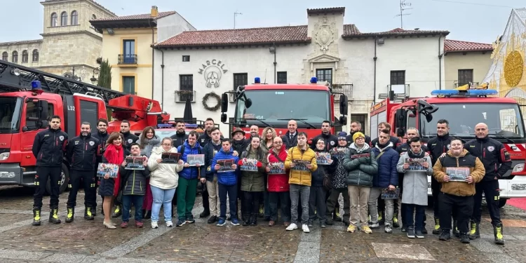 El calendario de los Bomberos de León se vuelca este 2025 con el Síndrome de Down