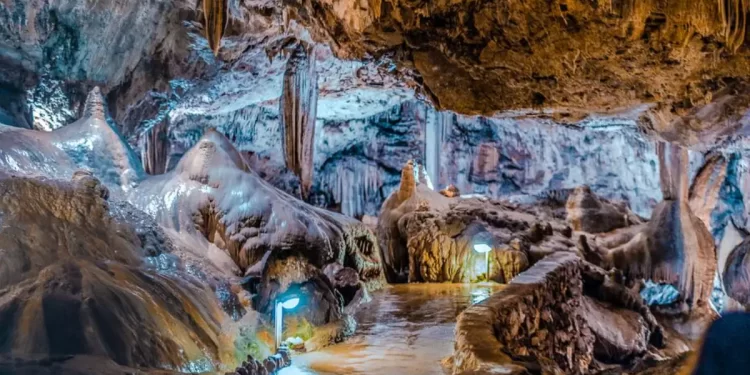 Cueva de Valporquero