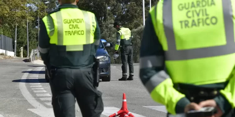 Agrede agentes tras accidente en leon