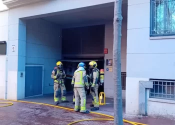 Incendio coche en parking