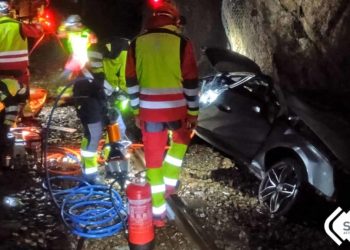 Un muerto en un desafortunado accidente al caer al tren