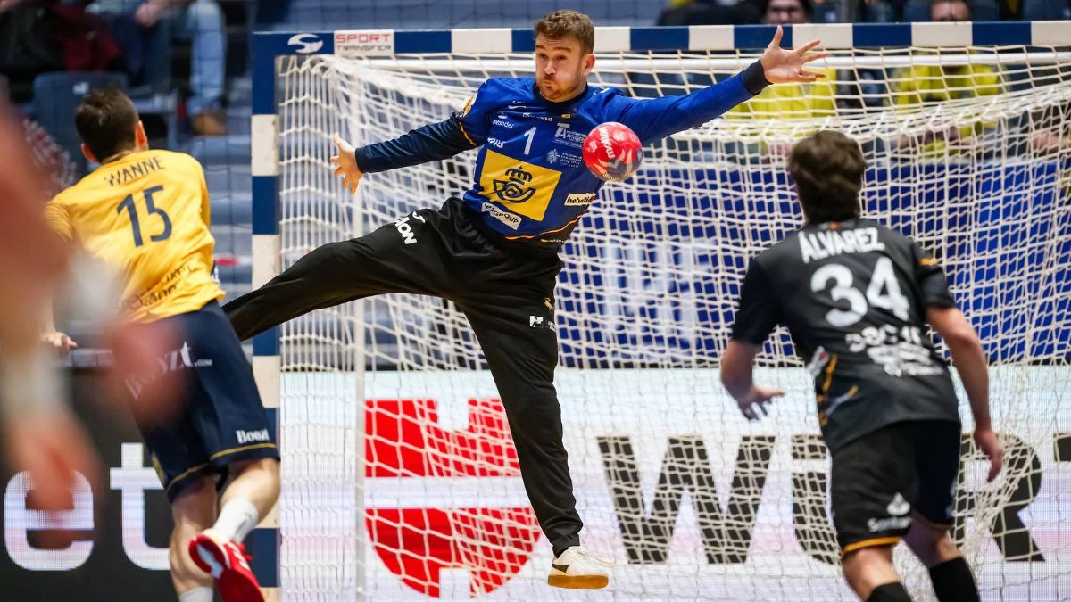 Carlos Álvarez sigue luciéndose en el Mundial con los Hispanos 1