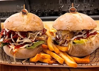 El nuevo lugar de moda para comer hamburguesas "Gordas" 4