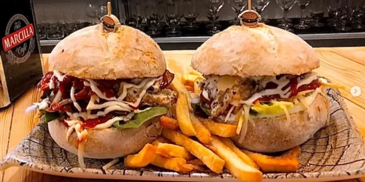 El nuevo lugar de moda para comer hamburguesas "Gordas" 1