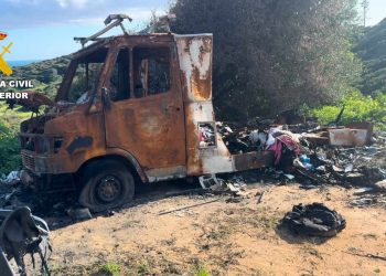 La autocaravana acabó incendiada