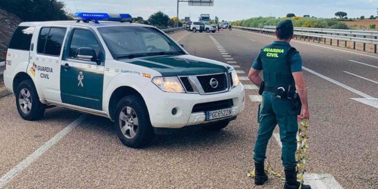 Un joven intenta quemar a su madre con ácido