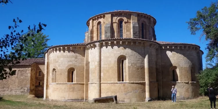 monasterio pueblo de León