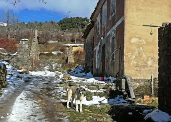 Pueblo de León vacío