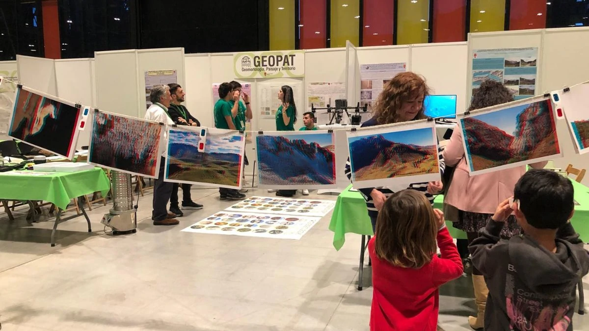 Cientos de leoneses visitan Expociencia 2025 en su primera jornada 14