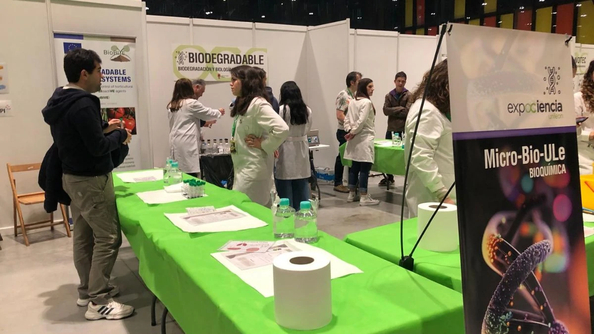 Cientos de leoneses visitan Expociencia 2025 en su primera jornada 21