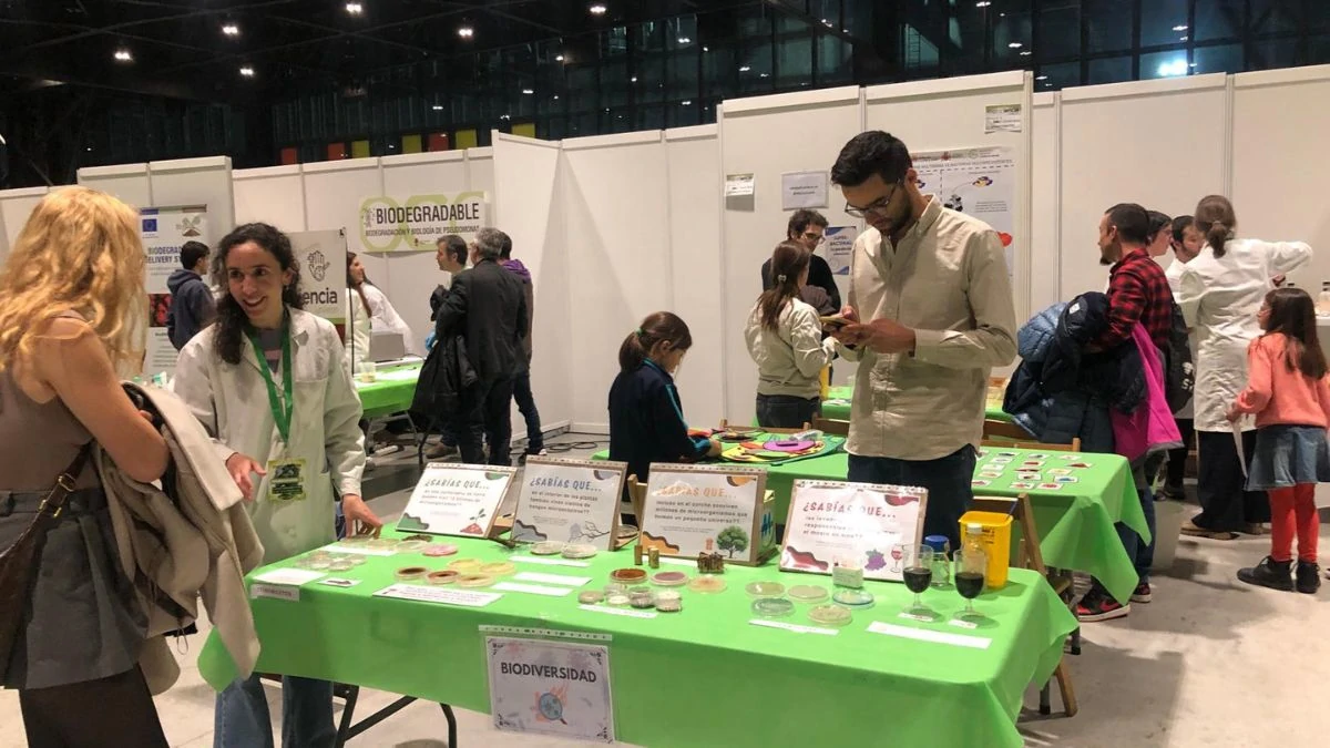 Cientos de leoneses visitan Expociencia 2025 en su primera jornada 24