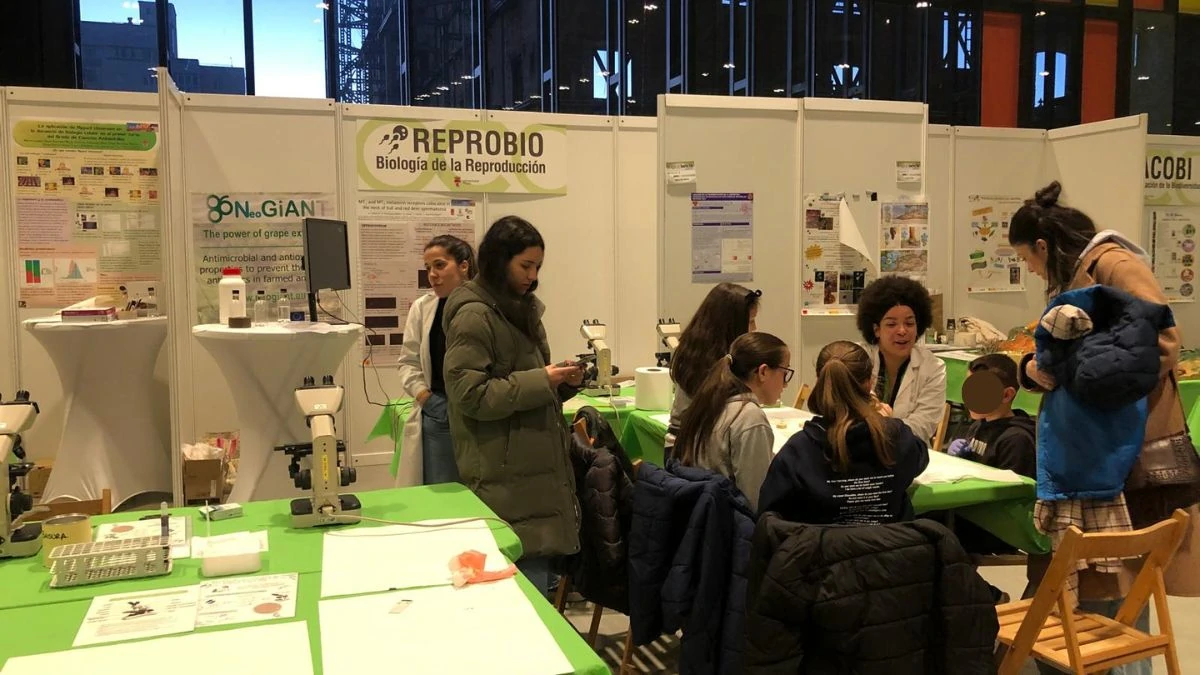 Cientos de leoneses visitan Expociencia 2025 en su primera jornada 6