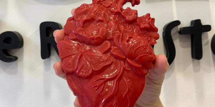 El corazón viral de chocolate de San Valentín se hace en León 1