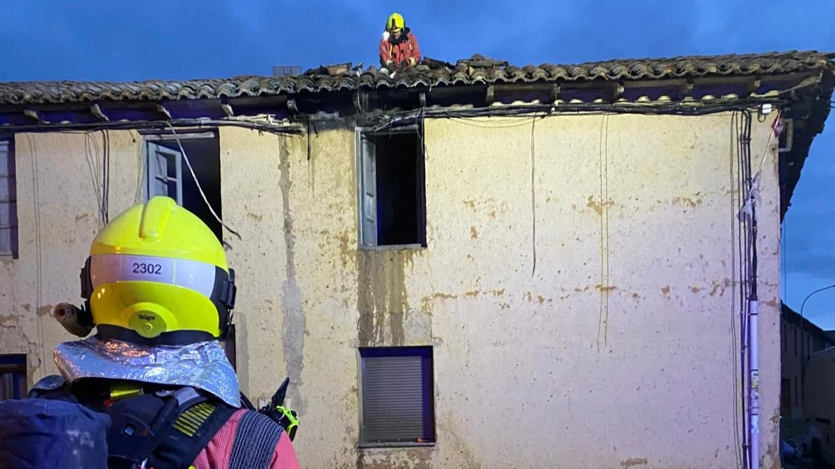 Se incendian dos viviendas en León 1