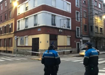 Alarma en un barrio de León ante la caída de cascotes 1