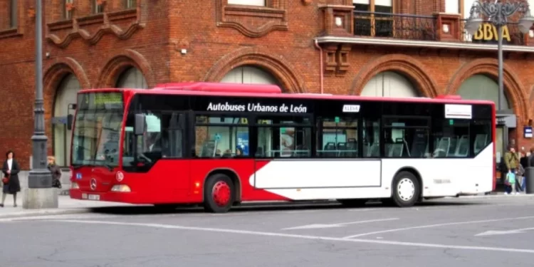 El transporte urbano leonés denuncia la actitud durante las negociaciones 1