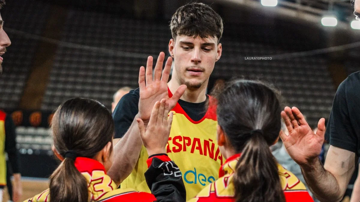 Imágenes del primer entrenamiento de la Selección Española en León 1