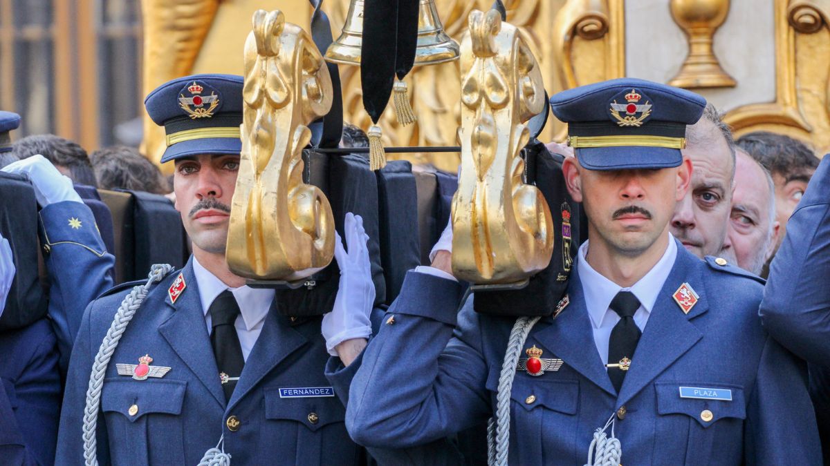 Imágenes de la procesión extraordinaria de 'El Descendimiento' en León 4