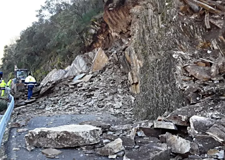 Carretera Montes de Valdueza