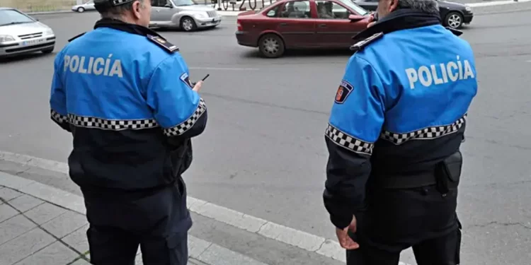 hombre ataca a Policía Astorga