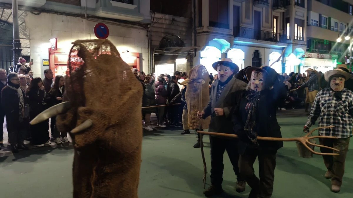 Las mejores imágenes de los Antruejos 2025, el desfile más gamberro en León 1