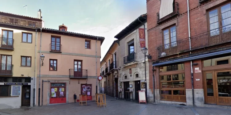 El increíble palacio del Barrio Húmedo que se vende 1